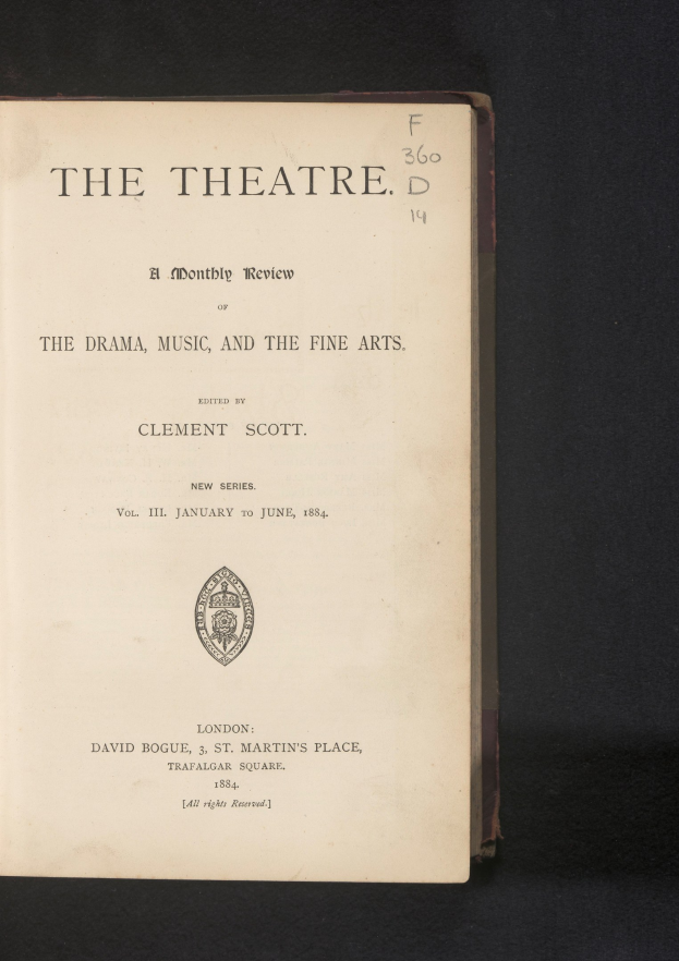 Offenes Buch mit dem Titel "The Theatre: A Monthly Review of the Drama, Music, and the Fine Arts" und lesbarem Text sowie einem Logo auf der Seite.