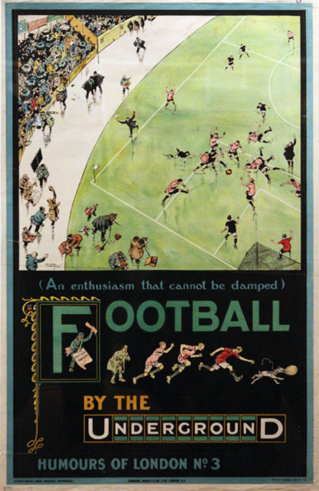 Ein Vintage-Plakat zeigt eine Menge, die ein Fußballspiel in einem Stadion schaut, mit dem Text "Fußball von der U-Bahn - Humours of London No. 3" oben.