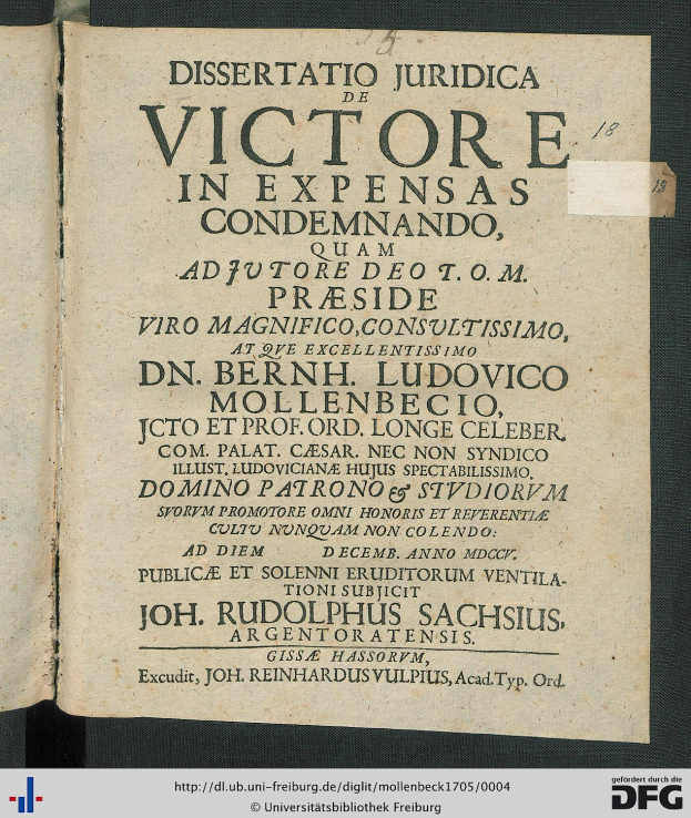 Ein aufgeschlagenes Buch mit dem Titel "Dissertation Juridica de Victore in Expensas Condemando" und Text auf der sichtbaren Seite, der sich auf das Gericht bezieht.