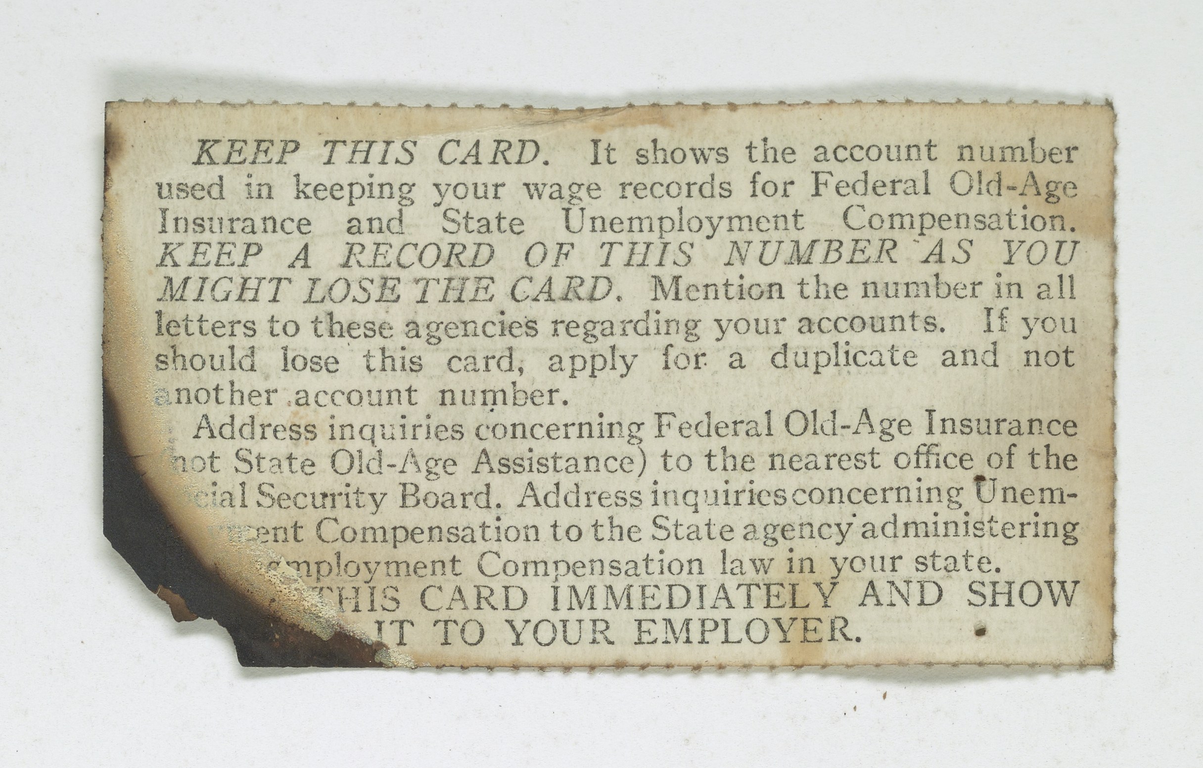 Ein Blatt Papier mit Text, das aufbewahrt werden soll, da es die Kontonummer zeigt, die für die Bundesrentenversicherung und Arbeitslosenversicherung verwendet wird.