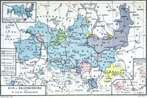 Eine detaillierte Deutschlandkarte mit der Provinz Brandenburg hervorgehoben, die Städte, Ortschaften und geografische Merkmale zeigt, zusammen mit Text, der Informationen über Provinzen und ihre Hauptstädte bereitstellt.