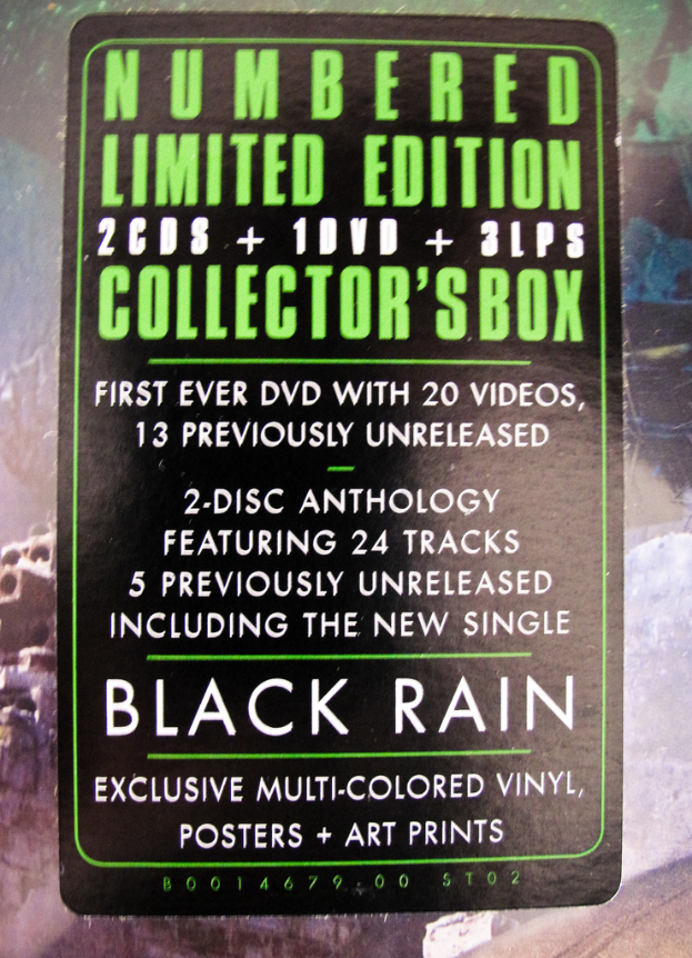 Eine Anzeige mit verschiedenen Produkten und Texten.