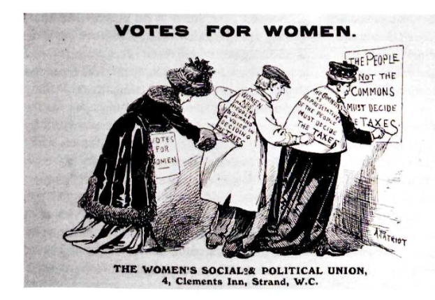 Drei Frauen in traditioneller Kleidung halten ein Papier mit der Aufschrift "Wahlrecht für Frauen: Die Women's Social & Political Union" gegen einen hellblauen Himmel mit weißen Wolken.