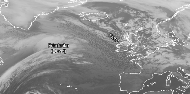 Eine Satellitenansicht der Europäischen Union in Schwarzweiß mit dem Text 'Friederike David' in der Mitte.