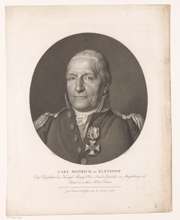 Schwarz-weiß-Porträt des deutschen Generals Carl Heinrich von Klevenow in militärischer Uniform mit Text unten.